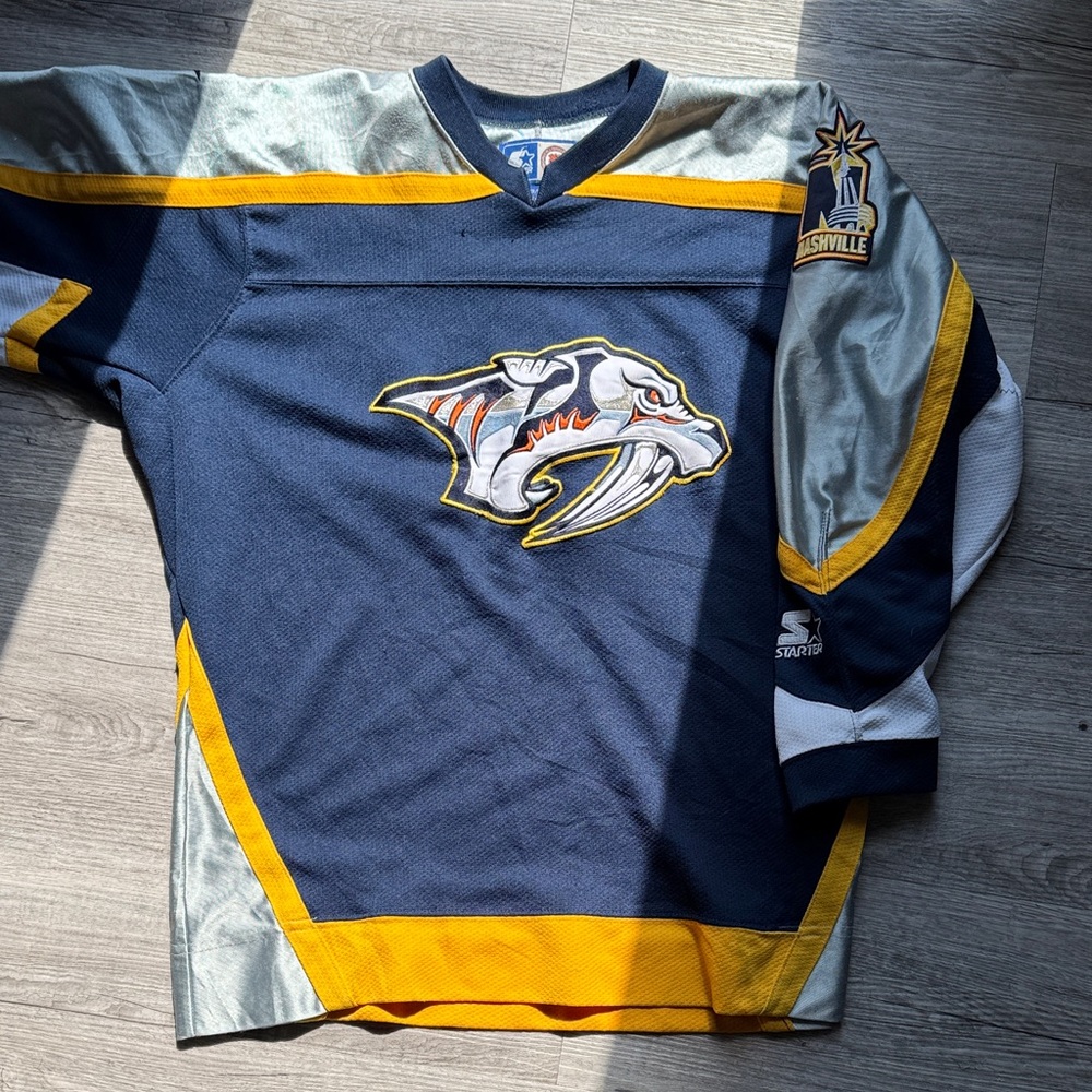 Starter Nashville Predators NHL Hockey Jersey Youth L/XL